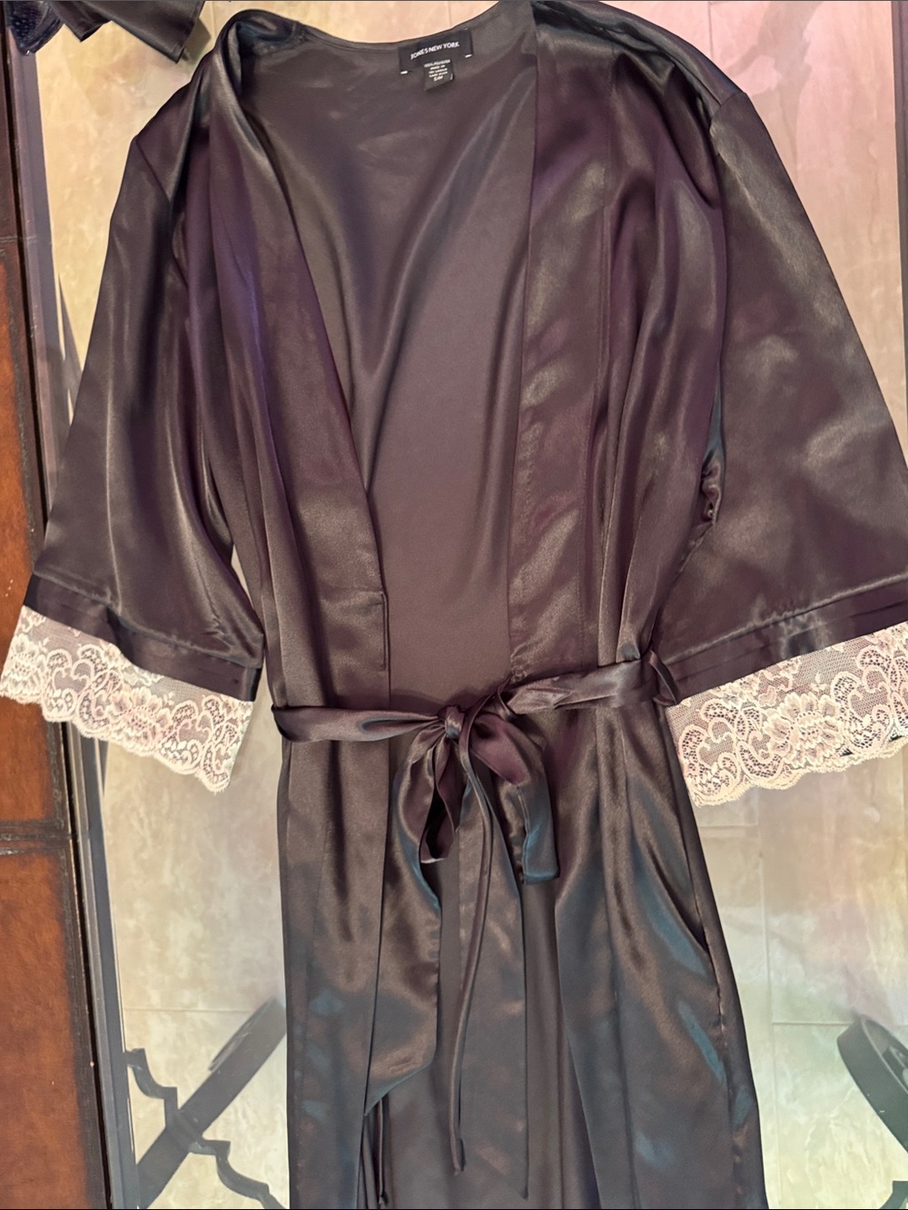 Jones New York Black Satin Robe & Chemise Set with Cream Lace - Picture 10 of 14